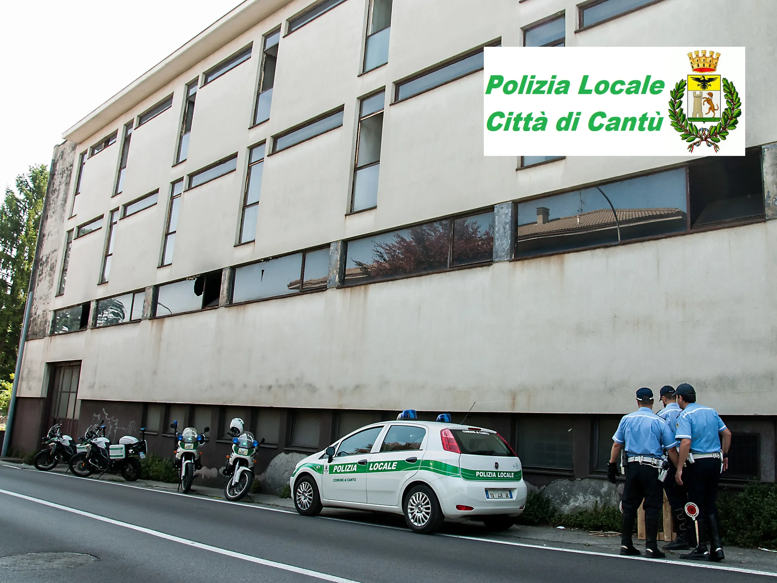 Cantù, sgomberato dai vigili un magazzino trasformato in dormitorio /FOTO
