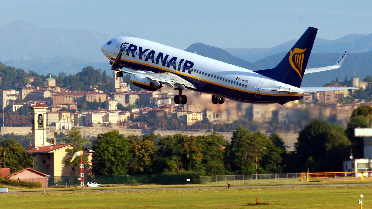 Un aereo Ryanair a Orio al serio (De Pascale)