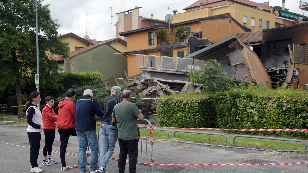 L'area del crollo è stata transennata