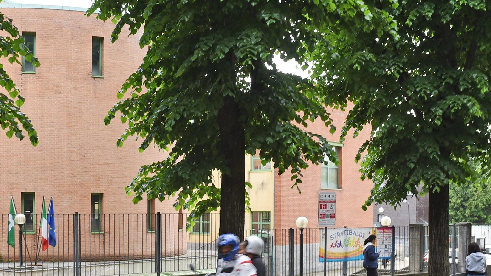 Genitori antifurto I ladri irrompono a scuola ma vengono messi in fuga Genitori antifurto I ladri irrompono a scuola ma vengono messi in fuga