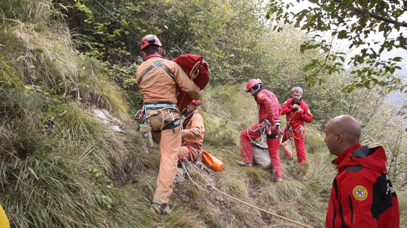 Un intervento del soccorso alpino (foto di repertorio) Un intervento del soccorso alpino (foto di repertorio)