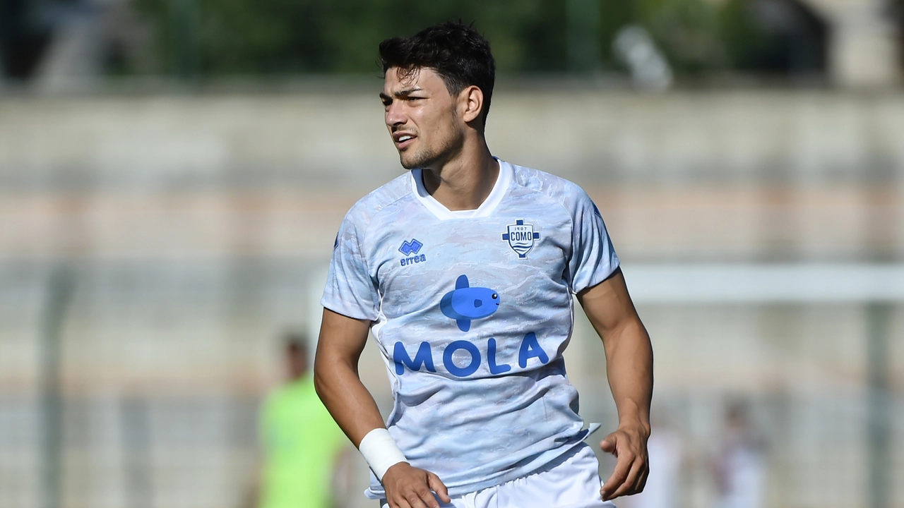 Un Como roccioso passa con lo Spezia: Barba-gol stende i liguri