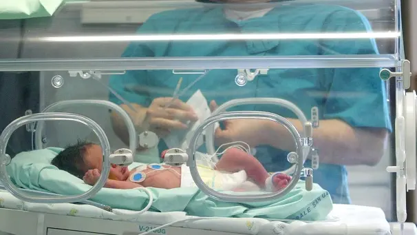 un neonato