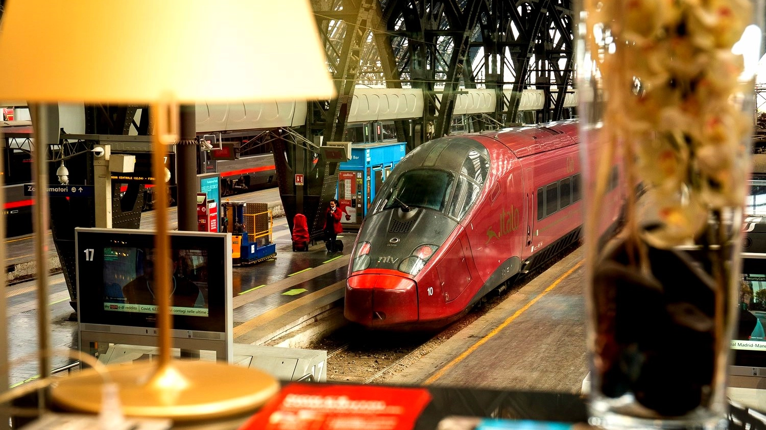 Un treno Italo alla stazione di Milano Centrale