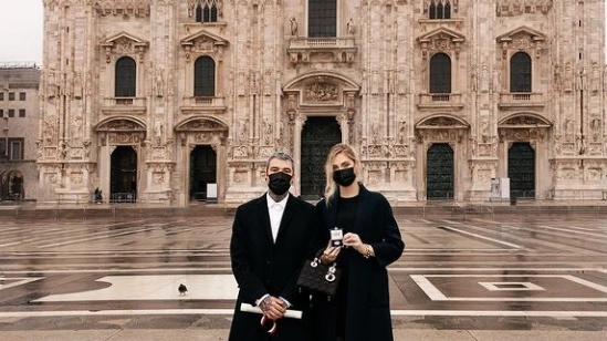 Fedez e Chiara Ferragni con l'Ambrogino (Instagram)