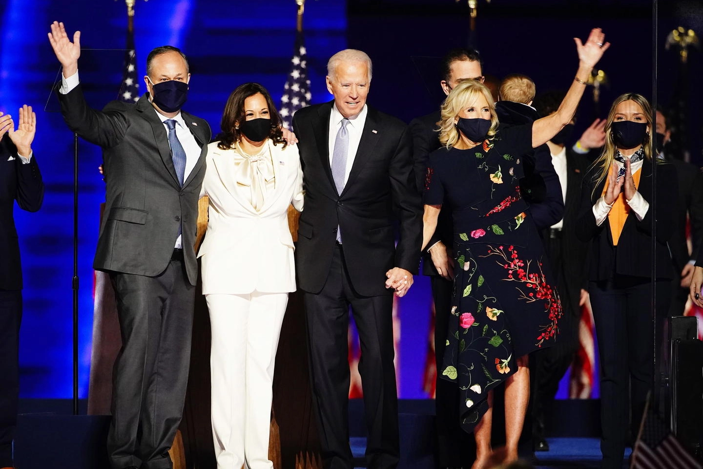 Da sinistra Doug Emhoff, Kamala Harris, Joe Biden e Jill Biden (Ansa)