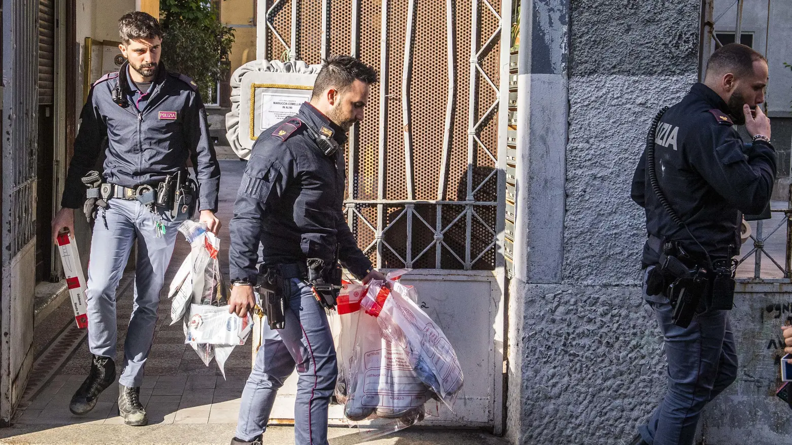 Risolto il delitto del Corvetto Intercettazioni e telecamere inchiodano i due amanti killer Risolto il delitto del Corvetto Intercettazioni e telecamere inchiodano i due amanti killer