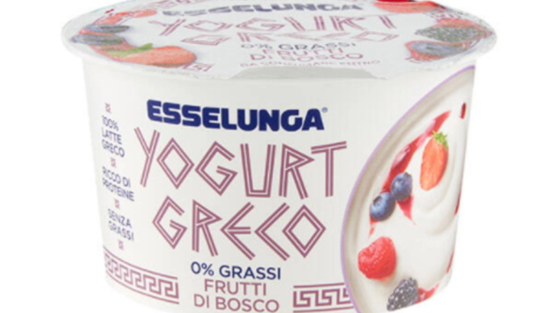 Ritirato lo yogurt greco con frutti di bosco