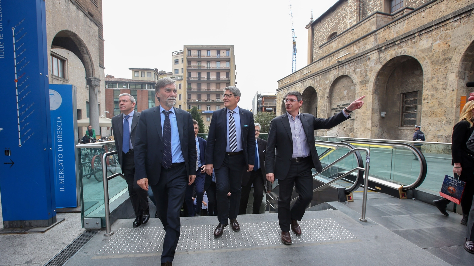 Il ministro delle Infrastrutture Graziano Delrio in visita in città dove ha omaggio anche alla Stele in memoria dei Caduti di Piazza Loggia. Un'occasione per fare il punto sulle opere nel Bresciano