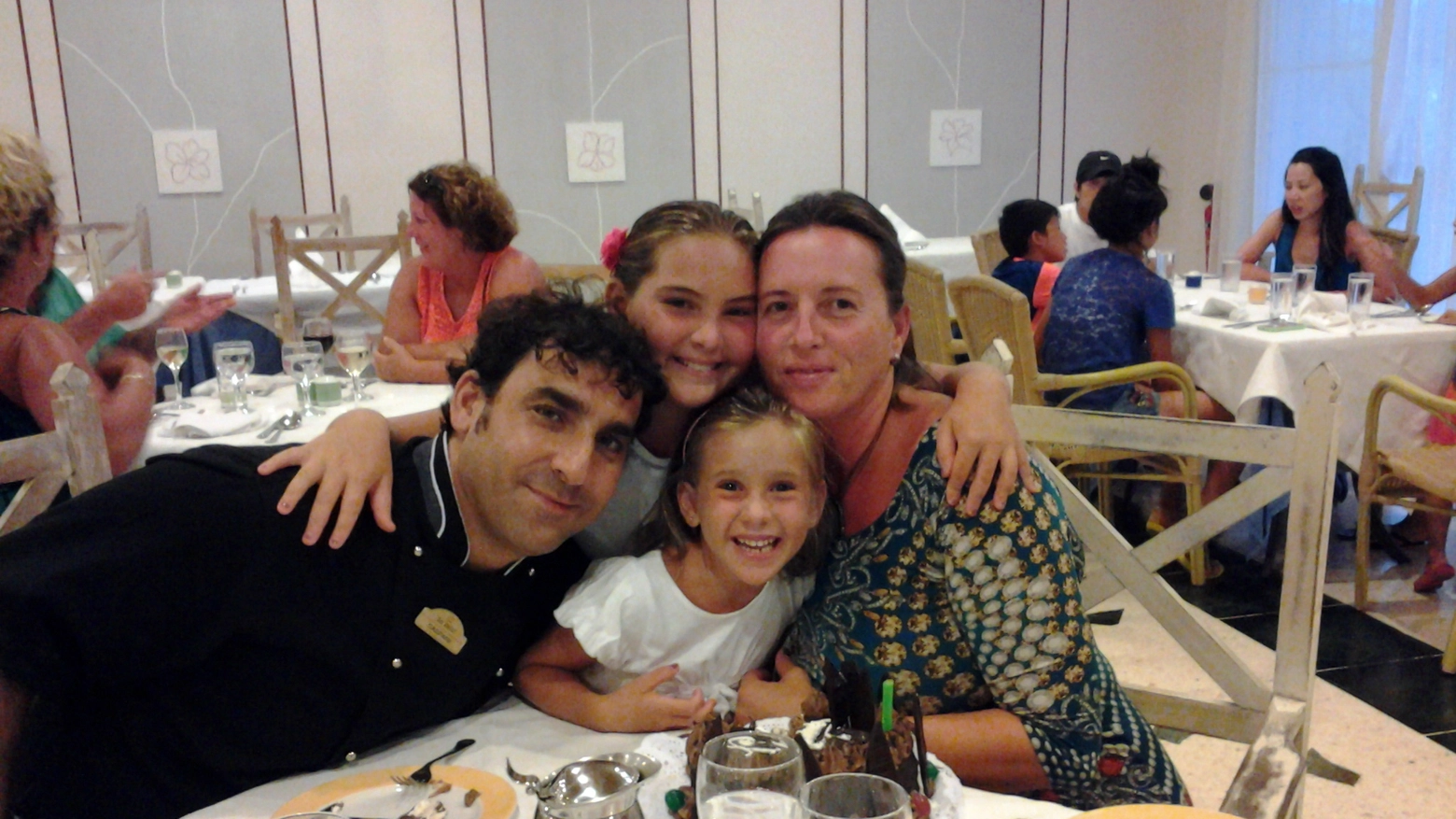 La famiglia Favarotta in un villaggio turistico all'estero