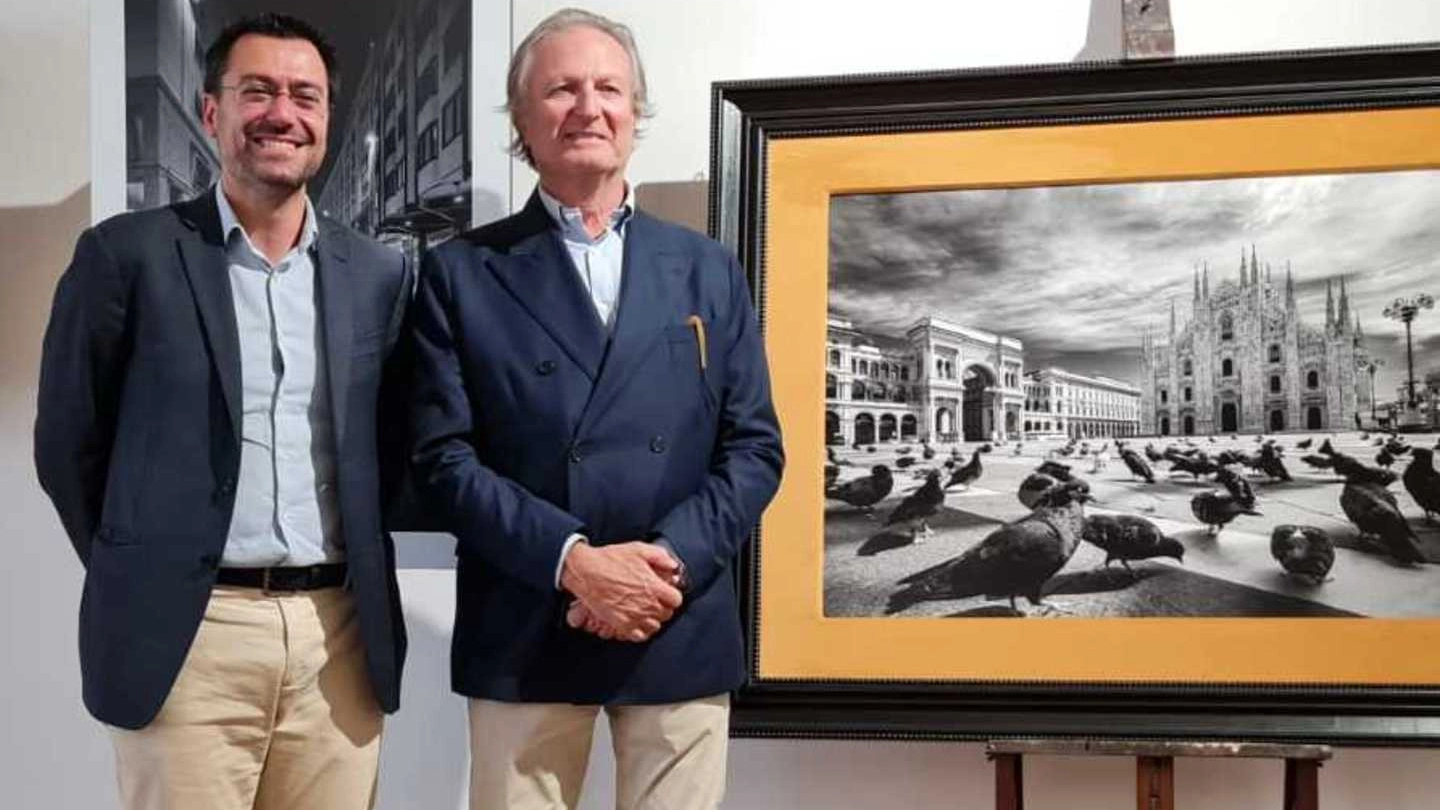 È stata inaugurata, al Palazzo Leone da Perego, la mostra “Carlo Mari. Io Milano tra gli appunti di una vita fotografica”