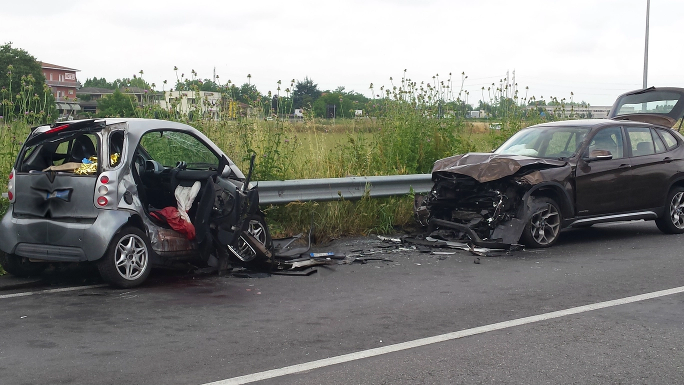 L'incidente tra le auto a Codogno