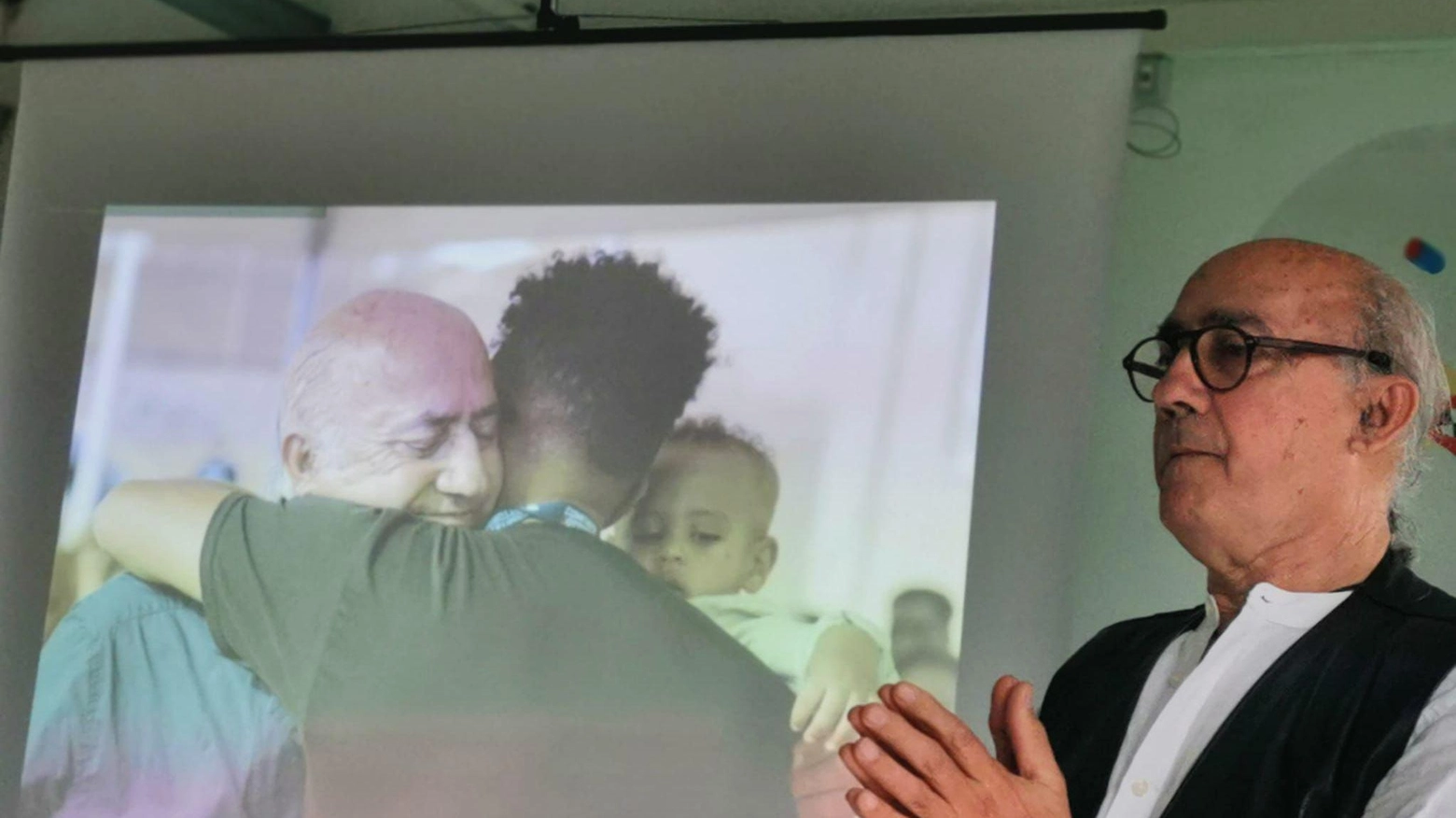 L’uomo che salvò 47 migranti dal naufragio L’uomo che salvò 47 migranti dal naufragio