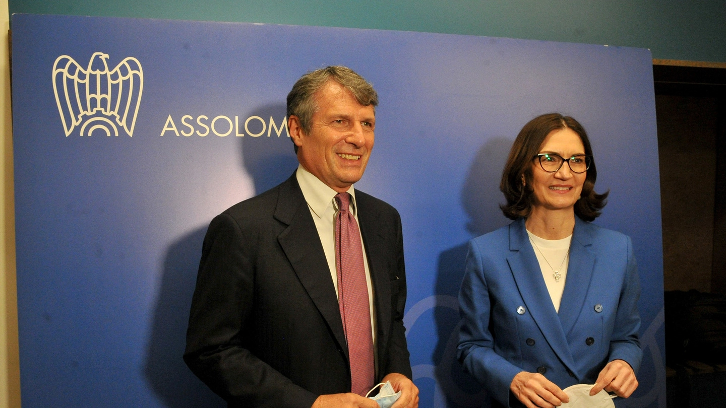Il presidente di Assolombarda, Alessandro Spada, insieme al ministro Mariastella Gelmini