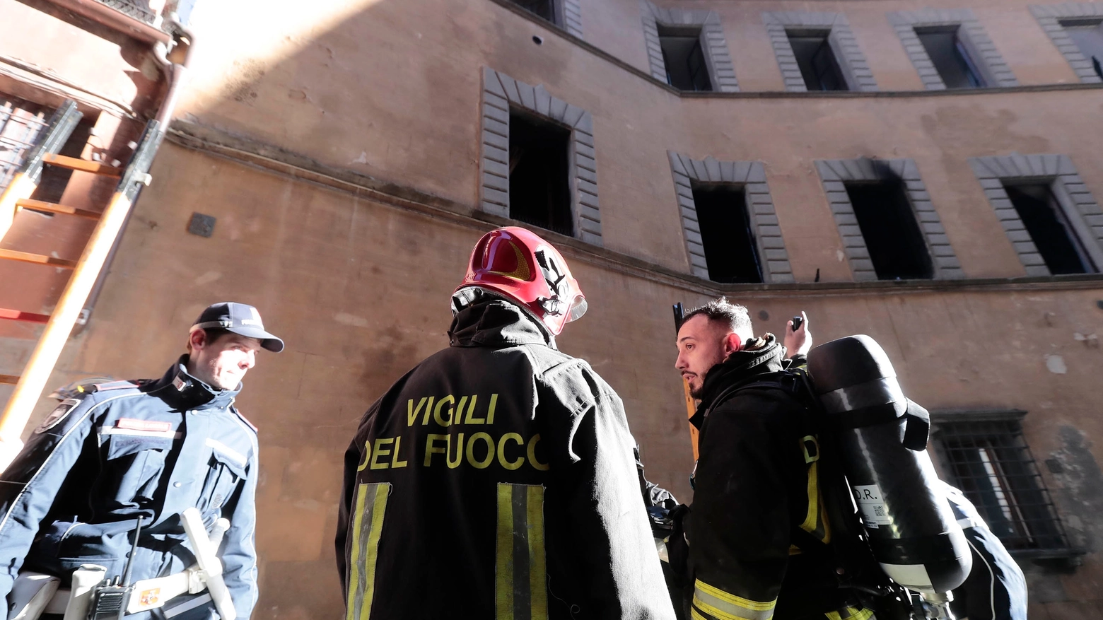 Incendio in un palazzo (foto d'archivio)