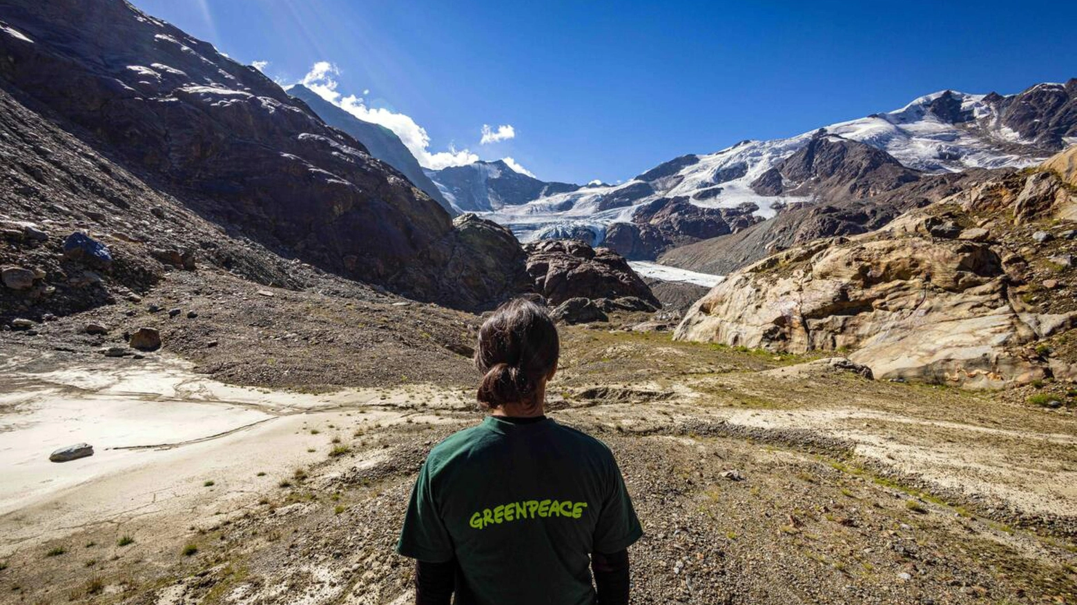 Una spedizione estiva di Greenpeace sul ghiacciaio Forni