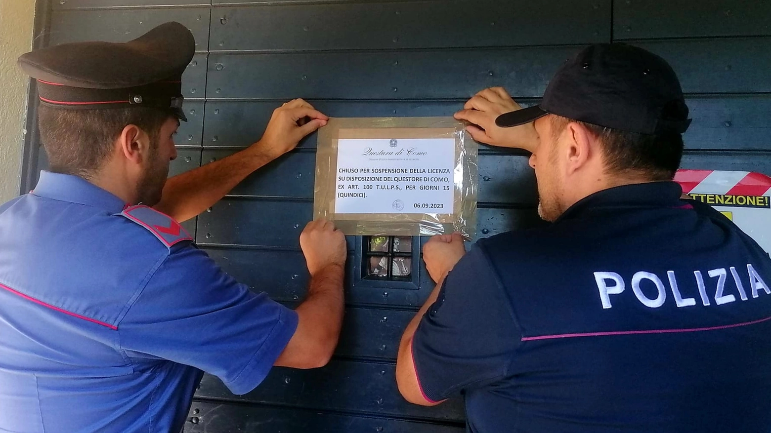 L'avviso di sospensione della licenza per 15 giorni affisso all'ingresso del locale di Porlezza L'avviso di sospensione della licenza per 15 giorni affisso all'ingresso del locale di Porlezza