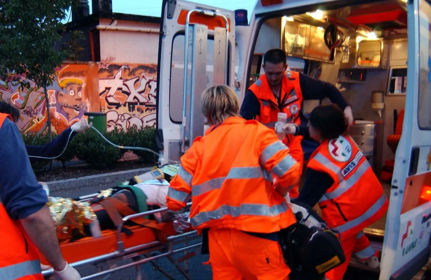 Incidente sul lavoro Cellatica: cade dalla scala, grave uomo di 68 anni
