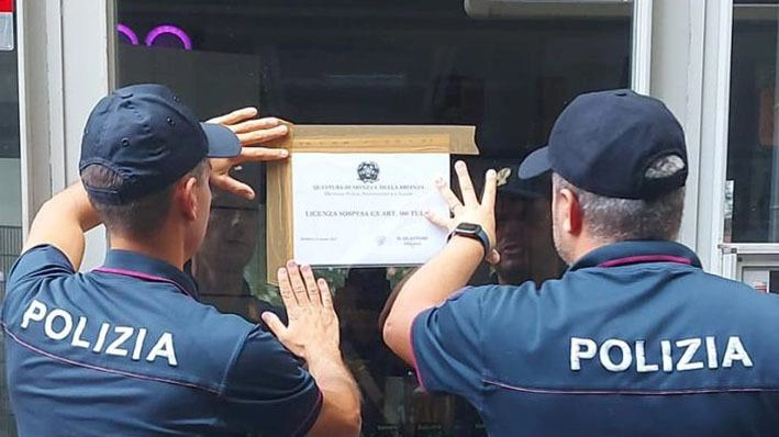 Alcol a fiumi e schiamazzi. Chiuso il locale “pericoloso“