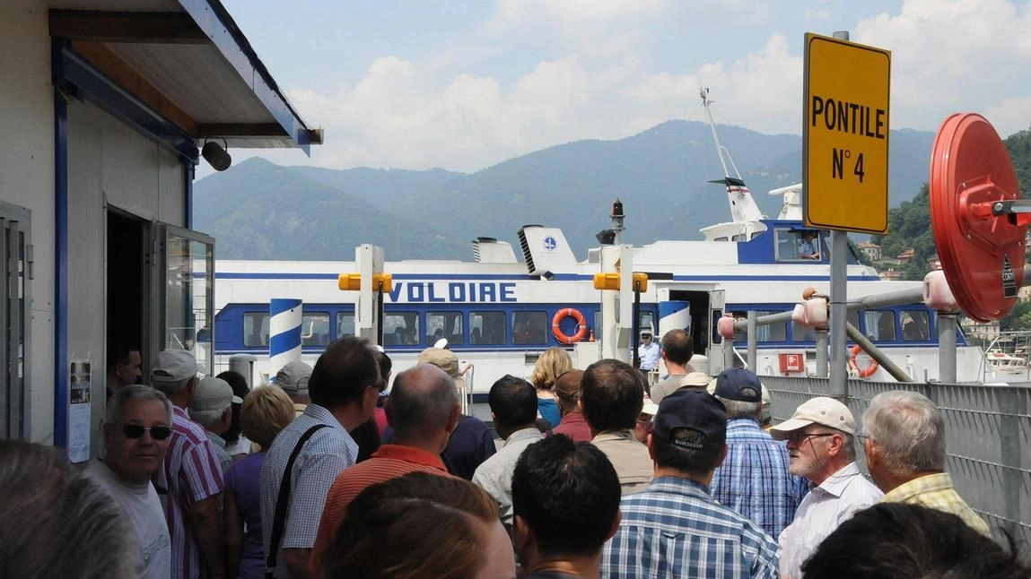 Navigazione sul Lario. Un mare di problemi Navigazione sul Lario. Un mare di problemi