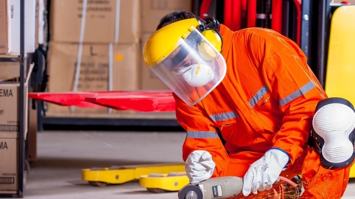 un lavoratore un lavoratore