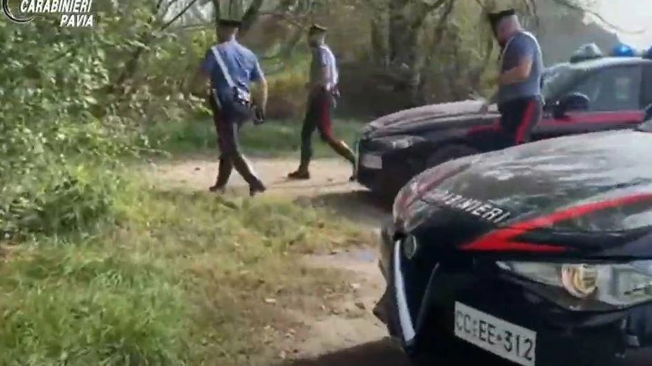 Rifornivano 150 clienti al giorno. Spaccio tra i campi, sedici arresti Rifornivano 150 clienti al giorno. Spaccio tra i campi, sedici arresti