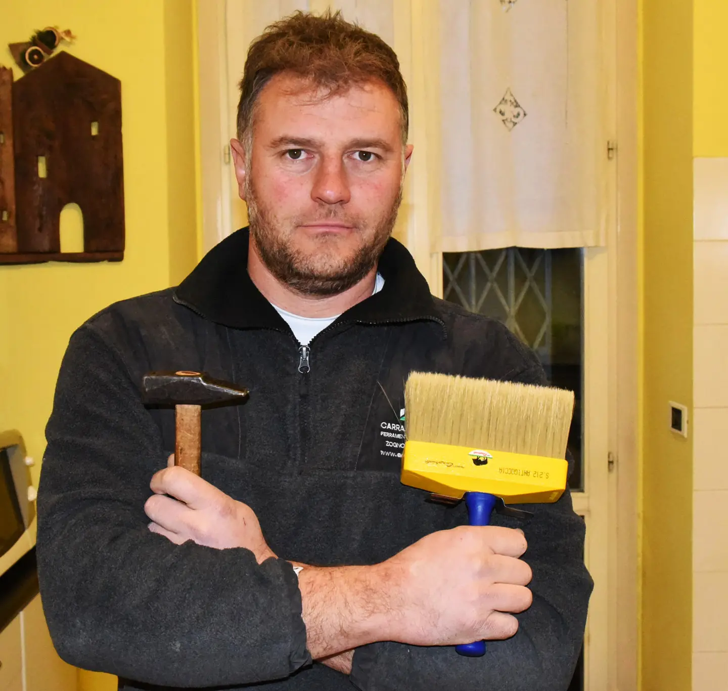 Il "marito in affitto", un aiuto per donne sole nei lavori di casa