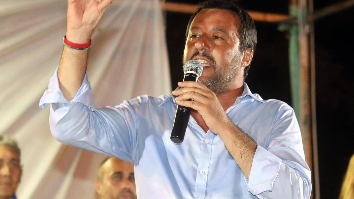 Matteo Salvini durante un comizio (Ansa)