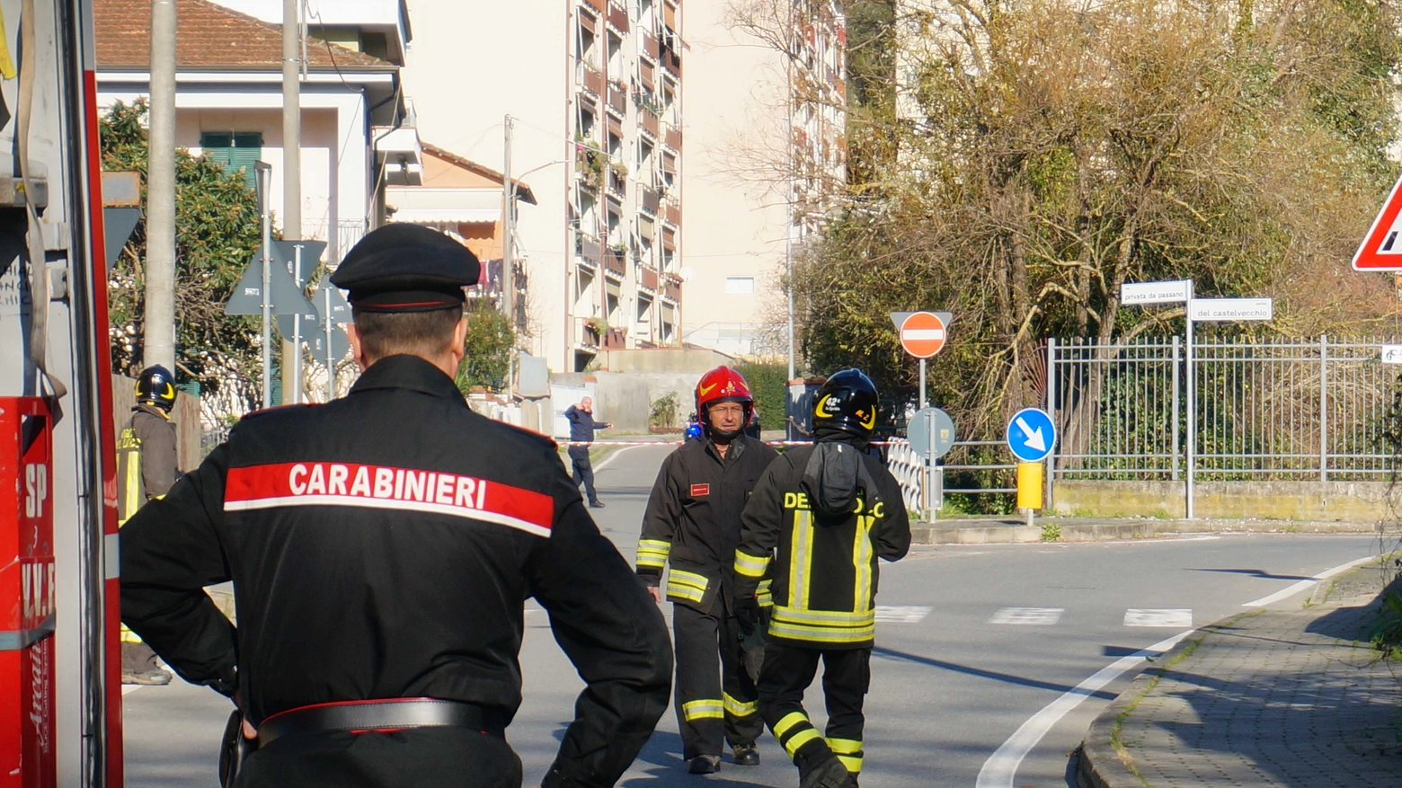 In azione carabinieri e vigili del fuoco (foto di repertorio)