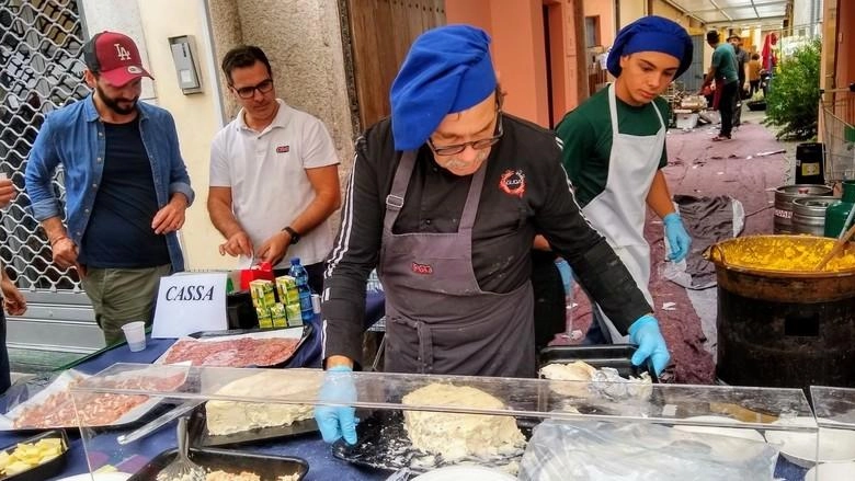 Sagra del Gorgonzola chef Persegani ai fornelli e fuochi d’artificio Sagra del Gorgonzola chef Persegani ai fornelli e fuochi d’artificio