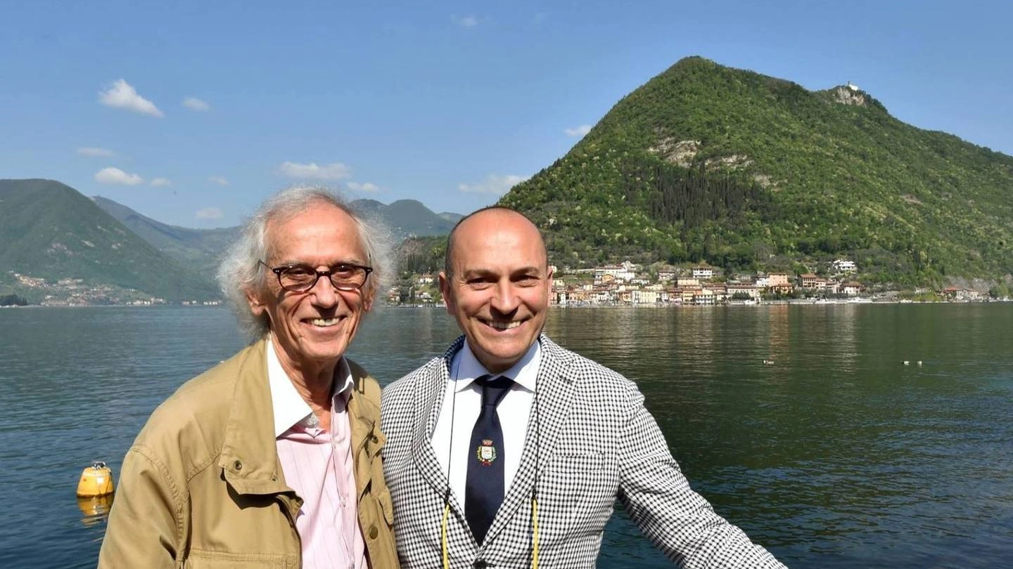 L’artista Christo e Fiorello Turla, sindaco di Monte Isola (Sbardolini)