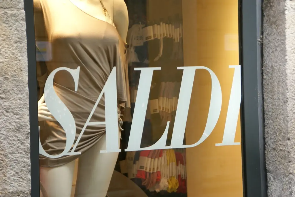 Saldi estivi a Milano, si inizia sabato 4 luglio: apre le danze la "Notte dello shopping" in Buenos Aires