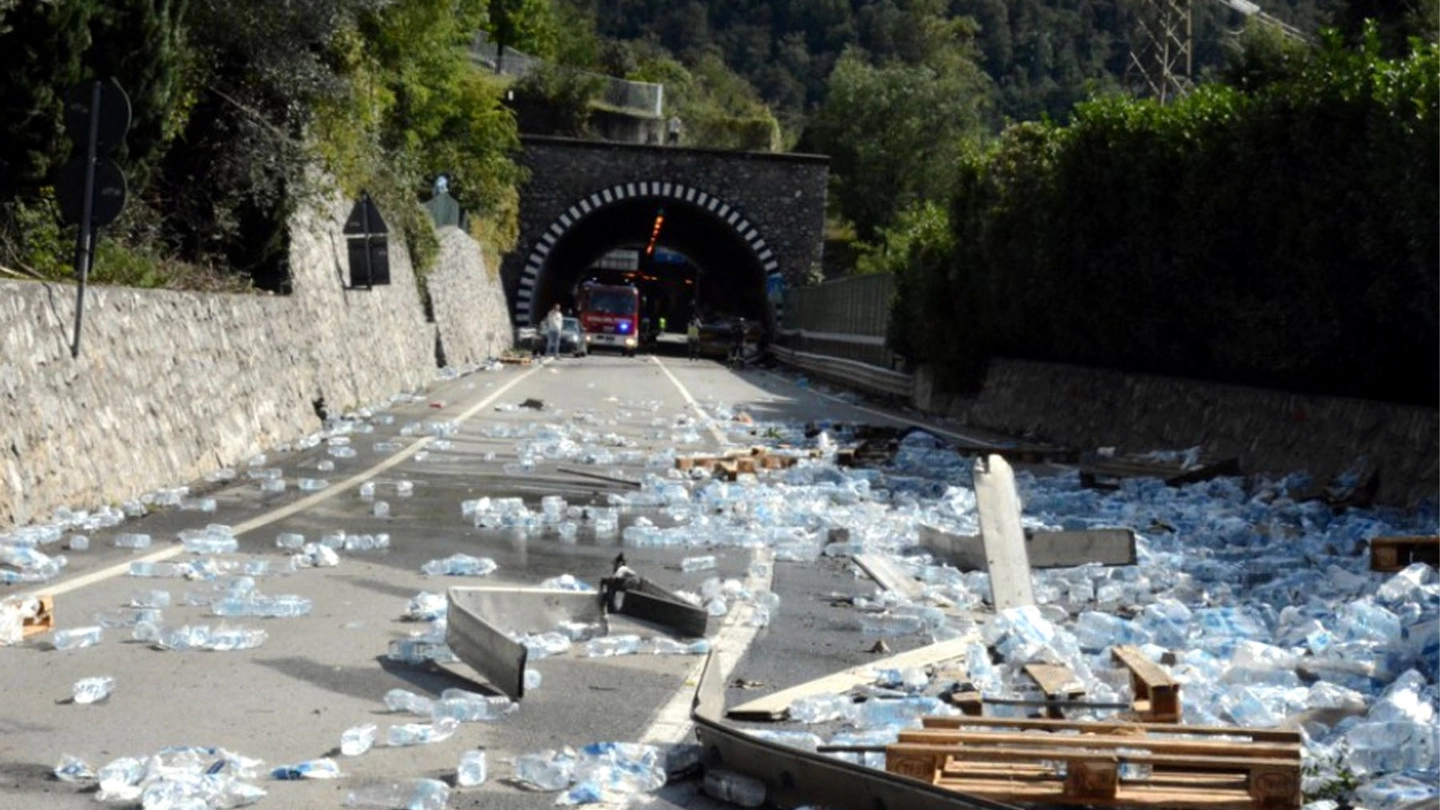 Le migliaia di bottiglie cadute sulla strada (Cardini)