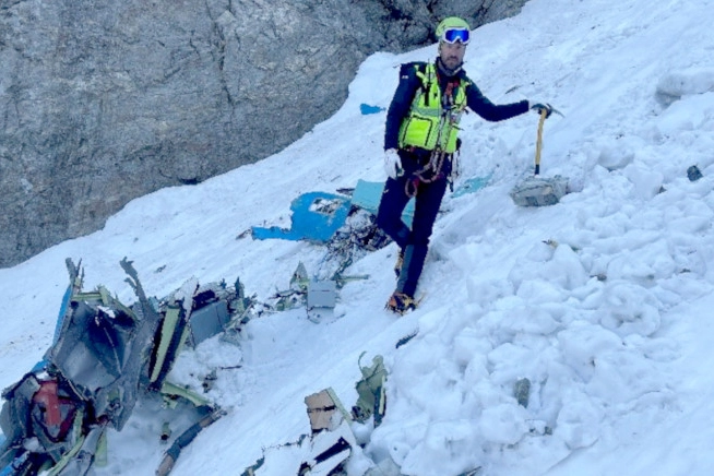 I rottami dell'aero precipitato sul Legnone