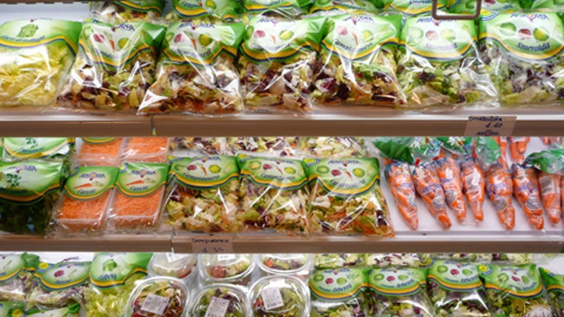Addio alle insalate in busta? A Tuttofood Milano Coldiretti attacca la direttiva Ue: ecco cosa prevede