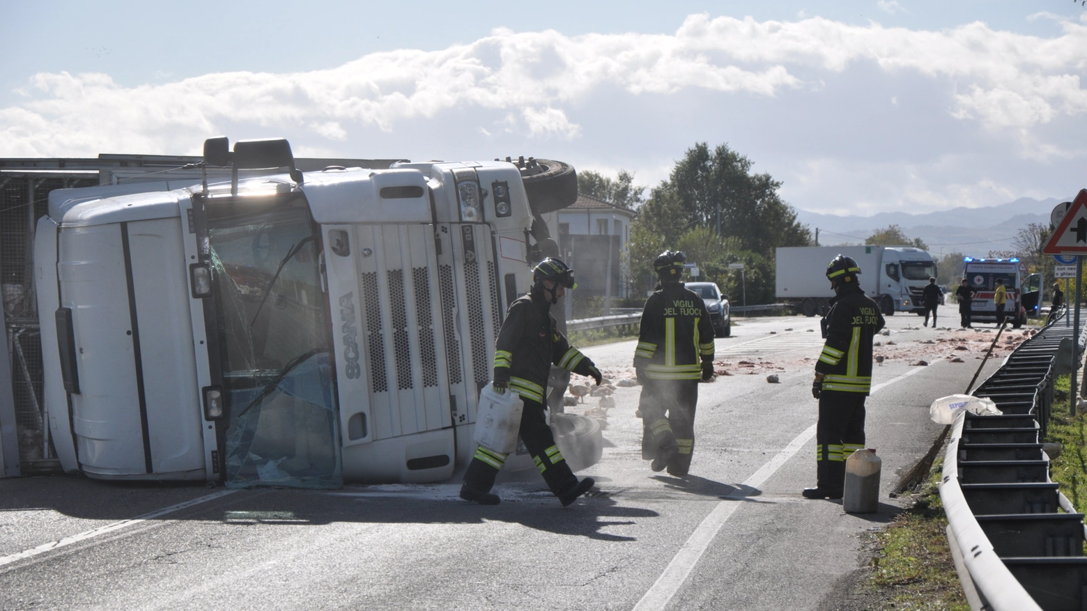 Schianto tra camion e auto sulla A50 (foto archivio)