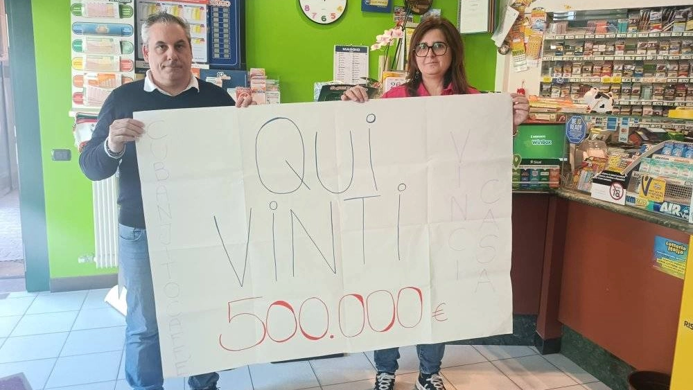 I titolari del Cubanjito Cafè di Barzago dove sono stati vinti 500mila euro