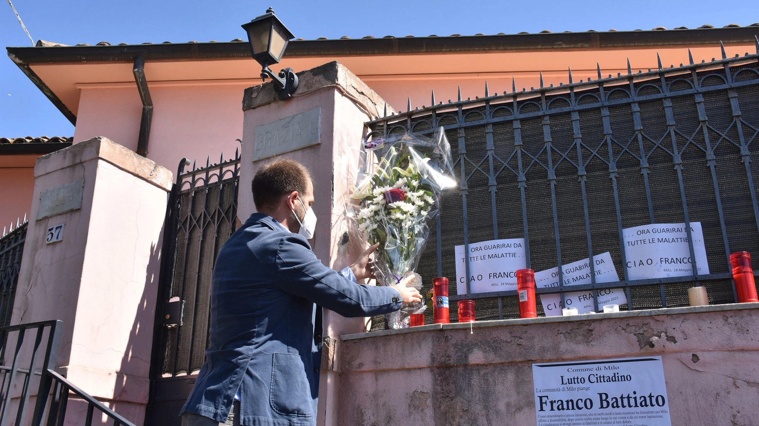 Funerali in forma privata del cantautore Franco Battiato