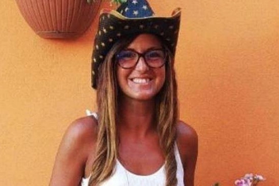 Ragazza uccisa al passaggio a livello  "Chiediamo giustizia per Elisa"