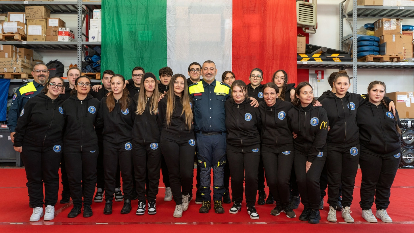 Il gruppo giovani della Protezione civile di Cinisello Il gruppo giovani della Protezione civile di Cinisello