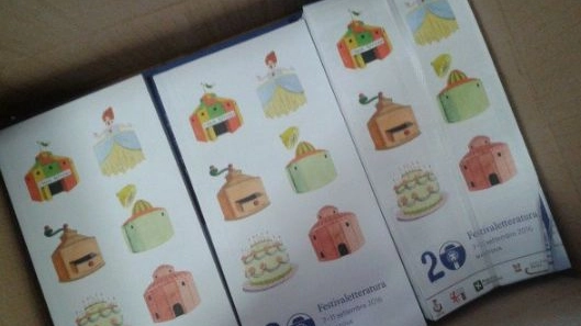 Tornano gli appuntamenti di Tratto Pen all’insegna della creatività e della libera espressione. Ma anche l’installazione ‘D’un Tratto al Festival’ per scrivere insieme la storia di questo grande evento