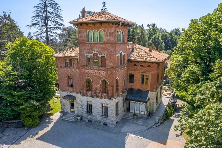 La residenza in vendita a Velate (Varese)