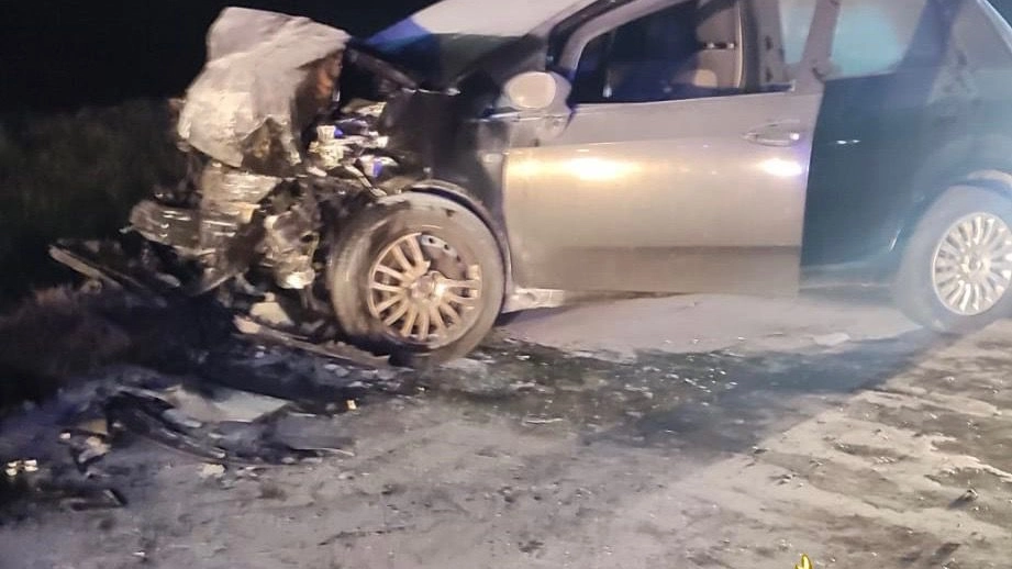 Una delle auto coinvolte nell'incidente a Ozzero, nel comune di Milano