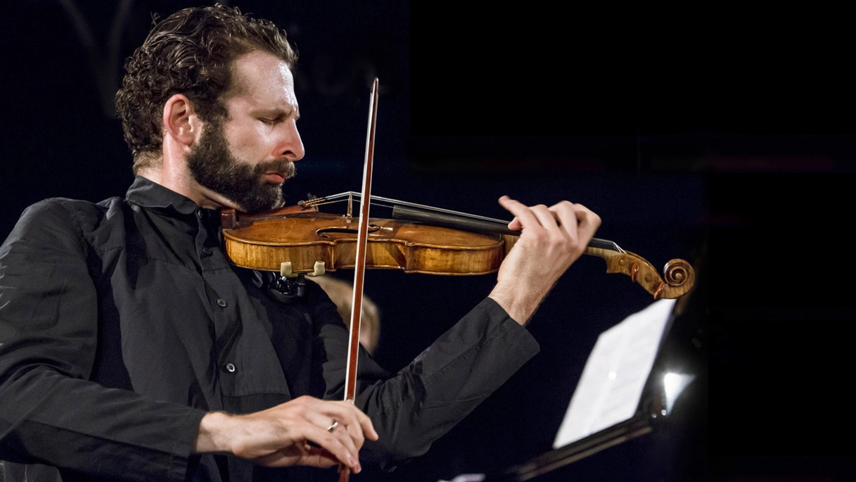 Ilya Gringolts  in scena con il suo Stradivari 