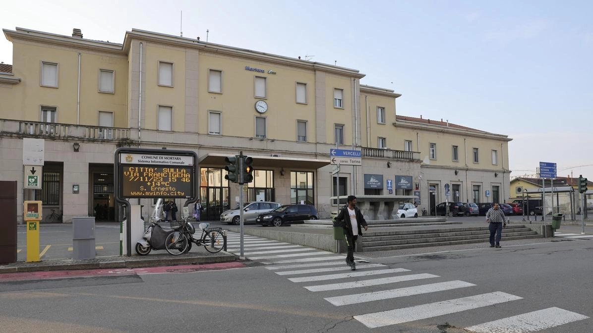 Danni alla sala d’attesa. Identificato l’autore: è un ragazzo di 22 anni Danni alla sala d’attesa. Identificato l’autore: è un ragazzo di 22 anni