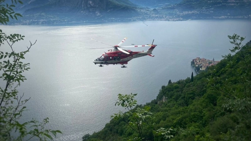 Nelle ricerche coinvolgi anche i "Draghi", gli elicotteri attrezzati per salvataggio in acqua (foto di repertorio)