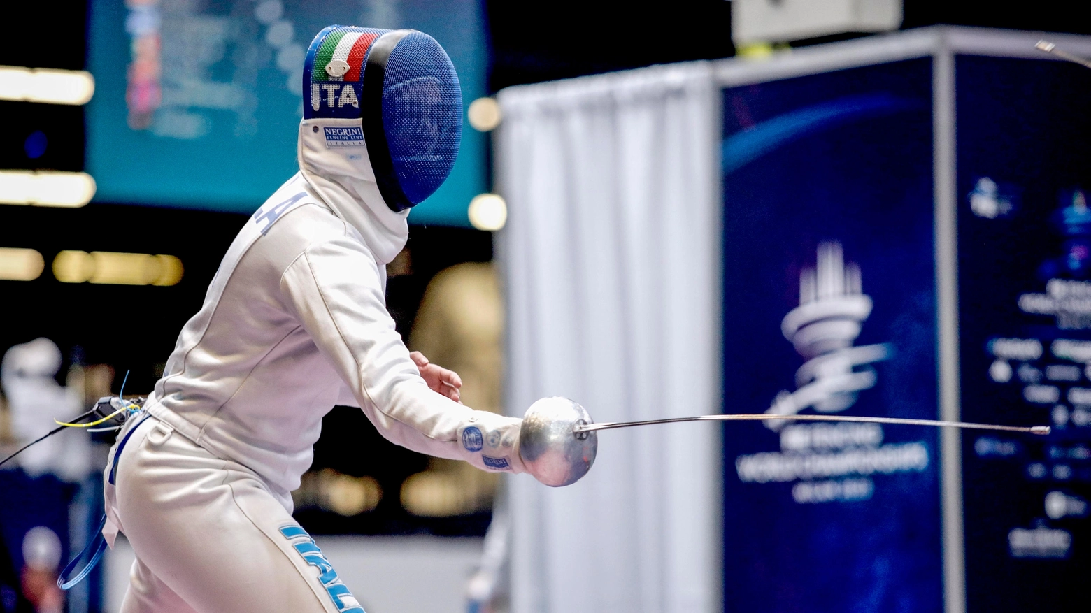 La spadista italiana Federica Isola ai campionati mondiali di scherma 2023 a Milano