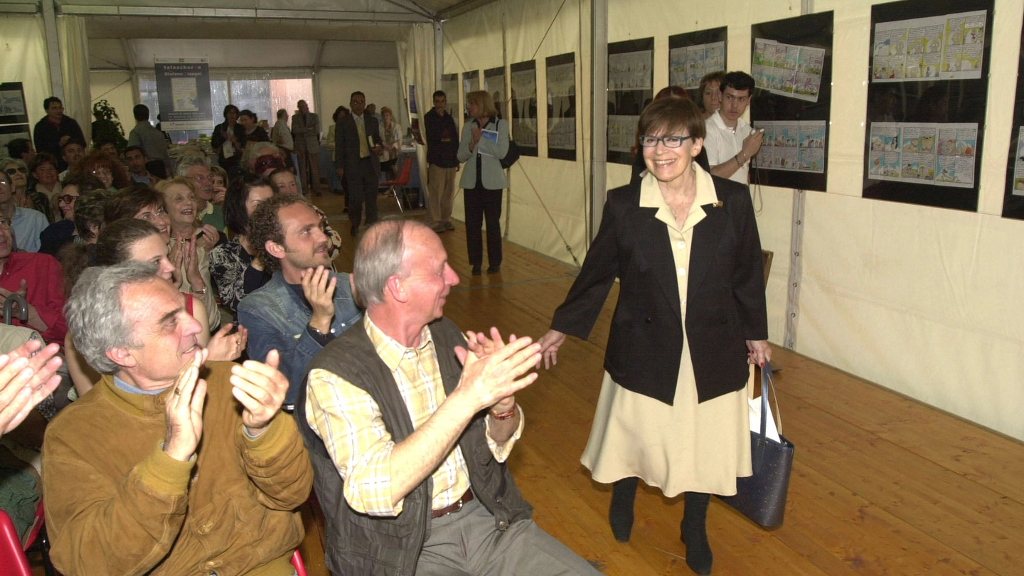 Franca Valeri durante un incontro tenutosi nel 2003 a Varese