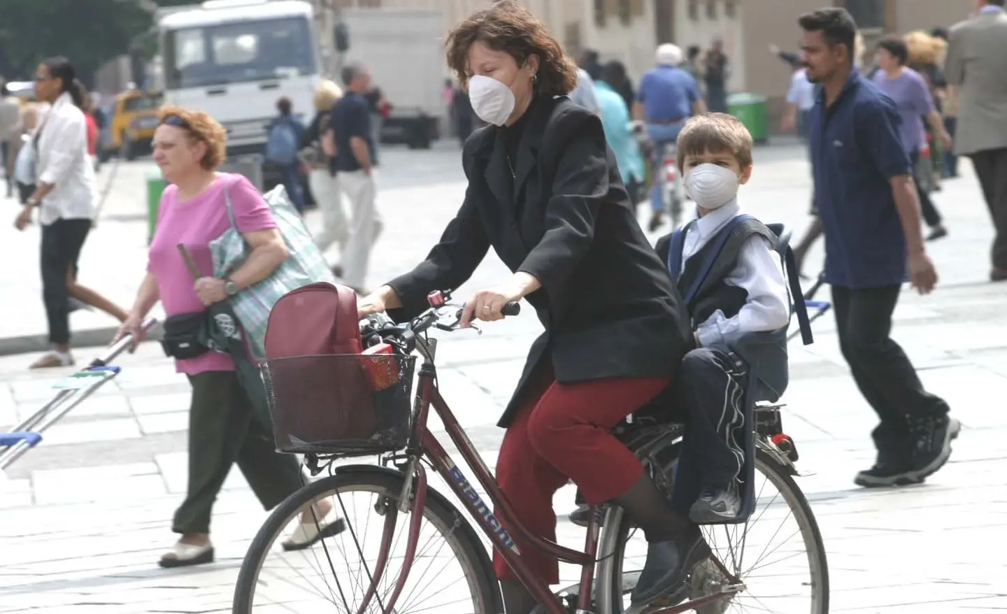 Colesterolo e smog alleati micidiali. Milano invecchia prima di Roma