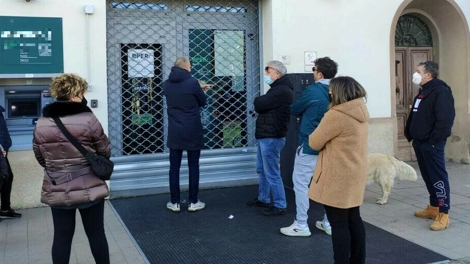 Da anni le banche stanno arretrando sul territorio